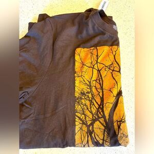 2 Men’s Old Navy T-shirts, 1 NWT